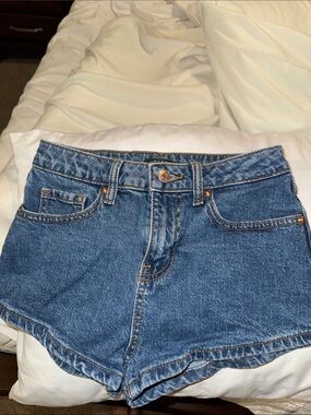 Wild Fable High Rise Cheeky Shorts Size 00Classic Dark Blue Denim Women’s Shorts